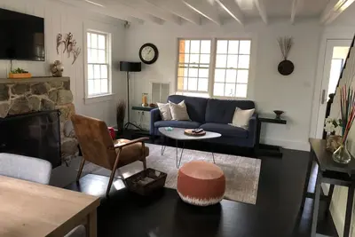 Image de Newly Renovated 3 Bedroom Cottage by Best Bay Beach