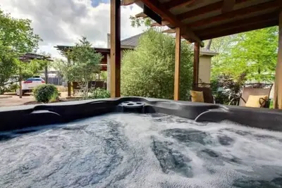 Image de The Cuvee Cottage w/personal hot tub & fireplace