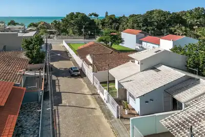 Image de Linda Casa a 150m da Praia e 900m do Beto Carrero