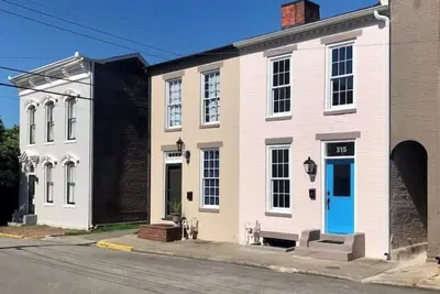 Image de Historic Row House in the heart of downtown Madison
