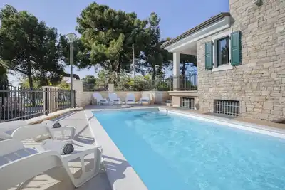 Image de Magnifique maison de vacances avec piscine privée, Wifi, climatisation, Tv, terrasse et parking