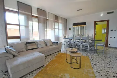 Image de City / Village Apartment à Marina Dei Ronchi avec 3 chambres à coucher, 6 couchages