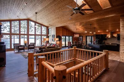 Image de Stunning Waterfront Modern Cabin inNational Forest Saturday\/Saturday Wkly Rental