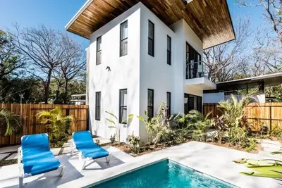 Image de Flow - Villa W, For Love Of Waves