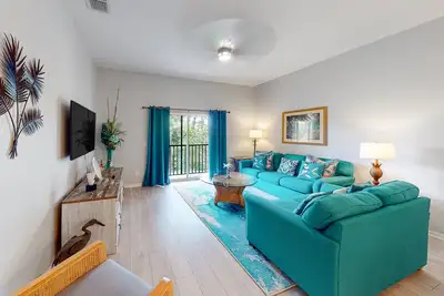 Image de 3rd floor condo w/ restaurant, balcony, near theme parks, sauna, shared pools