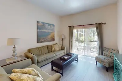 Image de 1st floor condo w/ sauna, patio, restaurant, near theme parks, shared pools