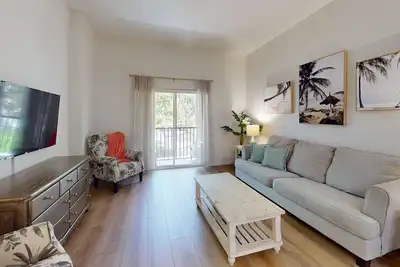 Image de Spacious Family Retreat Near Theme Parks w/ WiFi & Resort-Style Pools & Hot tubs