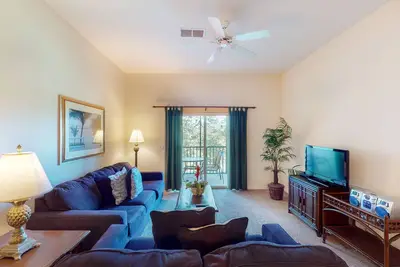 Image de 2nd floor condo w/ basketball court, restaurant, tennis court, near theme parks