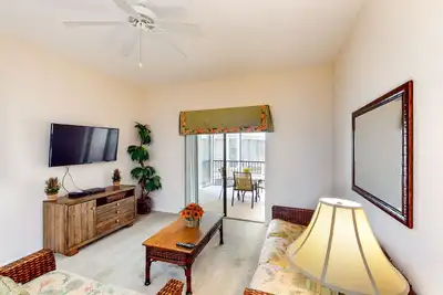 Image de 2nd floor condo w/ balcony, shared pools, hot tub, sauna, gym, near theme parks