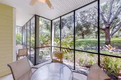 Image de 1st floor condo w/ shared pools, gym, near theme parks, tennis court, restaurant