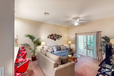 Image de 1st floor condo w/ restaurant, near theme parks, patio, sauna
