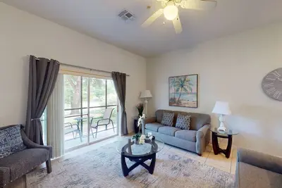 Image de Spacious 1st floor condo with pools/hot tubs, W/D & patio - near theme parks
