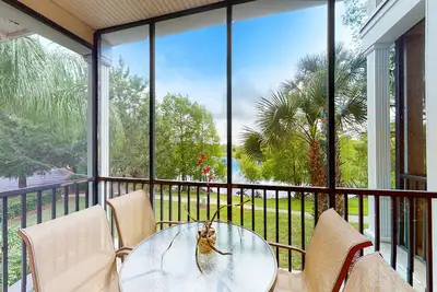 Image de Second-Floor Condo w/ a Restaurant, Shared Pools, Sauna, Gym, & Tennis Court