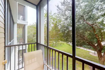 Image de 2nd floor condo with gym, pools, restaurant & sauna - near theme parks