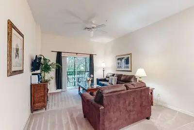 Image de 2nd floor condo w/ sauna, near theme parks, gym, tennis court, restaurant