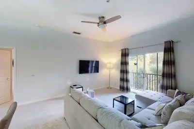 Image de 3rd floor condo w/ pools, tennis court, near theme parks, sauna, restaurant