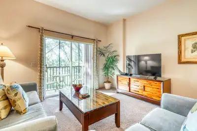 Image de 2nd floor condo w/ gym, tennis court, balcony, near theme parks, restaurant