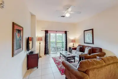 Image de 1st floor condo near theme parks, pools, tennis court, gym
