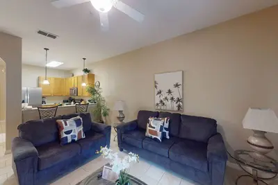 Image de 1st floor condo w/ patio, pools, gym, near theme parks, limited-mobility access