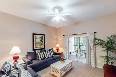 Image de 1st floor condo near theme parks, pools, basketball court, restaurant