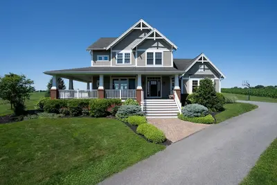 Image de Country Retreat: 5-Br Oasis with Fire Pit, Ping Pong, Basketball & Views