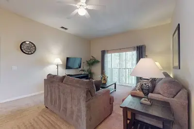 Image de 3rd floor condo w/ balcony, gym, restaurant, near theme parks, sauna