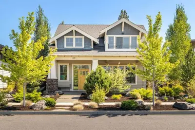 Image de Prestigious, Luxury High End, Vacation Home, Nestled  In The Popular West Side.