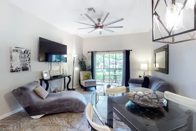 Image de 1st floor condo near theme parks, gym, tennis court, pools