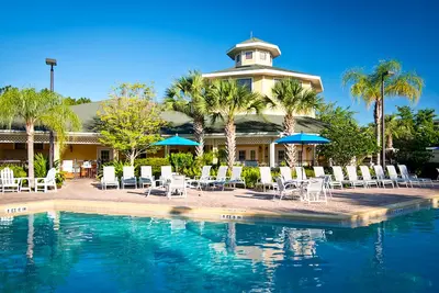 Image de 3rd floor condo w\/ balcony, shared pools, gym, hot tub, sauna, near theme parks