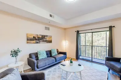 Image de 4th Floor Condo w/ sauna, gym, shared pools, balcony, hot tub, near theme parks