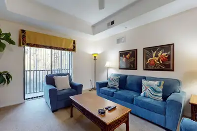 Image de 2nd floor condo w/ pools, sauna, hot tub, balcony, gym, near theme parks