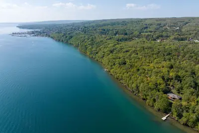 Image de Lake Shore Home with private dock and large deck--1 mile from Bayfield