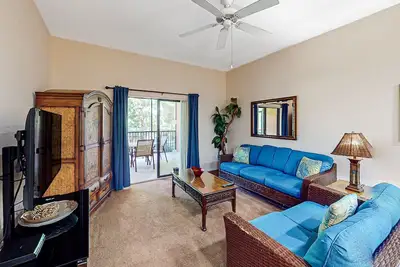 Image de First-floor condo with shared pools, limited-mobility access, sauna, gym, patio