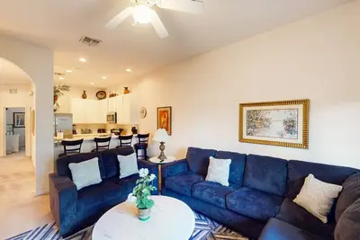 Image de 3rd floor condo w/ sauna, restaurant, gym, tennis court, shared pools