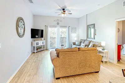 Image de 3rd-floor condo with washer/dryer & pool/hot tub/gym access - near theme parks