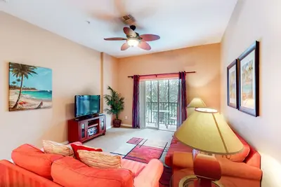 Image de 2nd floor condo near theme parks, restaurant, pools, balcony, tennis court