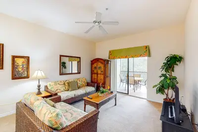Image de 4th floor condo w/ gym, balcony, sauna, hot tub, shared pools, near theme parks