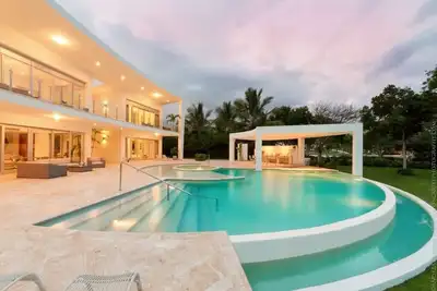 Image de Luxury 5-room modern villa with movie theater at exclusive Punta Cana golf and beach resort