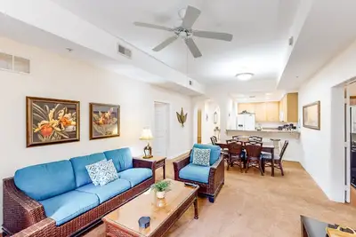 Image de 3rd floor condo w/ gym, hot tub, sauna, balcony, shared pools, near theme parks