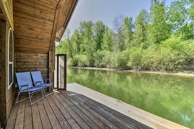 Image de Floating Home on Columbia River w\/ Provided Kayaks