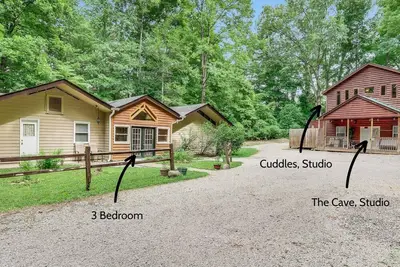 Image de MultiHome Walkable PetFriendly Stay: Shady Woods 5