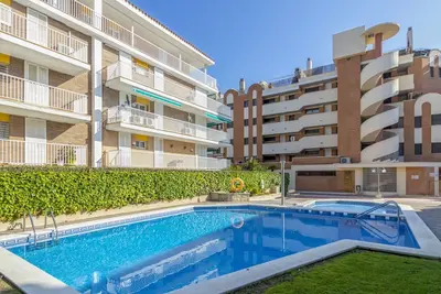 Image de Confortable appartement pour 6 personnes avec piscine, climatisation, Wifi, Tv, terrasse et parking