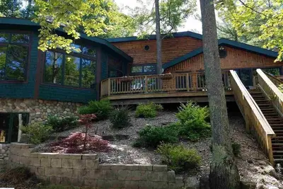 Image de Lake frontage on beautiful Lake Ann near Traverse City, Michigan