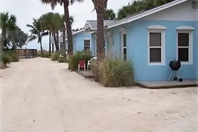 2-br Beachside Cottage with Pool