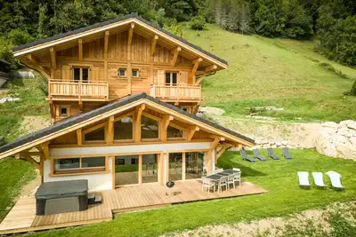 Image de Chalet standing 2-14 personnes, moderne  Jaccuzzi, Sauna et Home Cinema