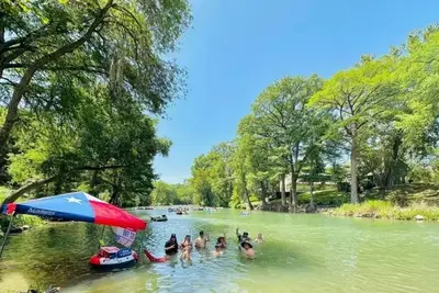 Image de Texas Themed Casita on the River in Gruene