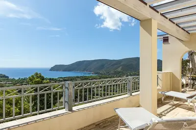 Image de Joli appartement pour 4 personnes avec climatisation, Wifi, piscine, Tv, terrasse et parking