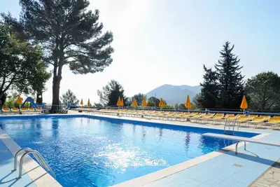 Image de Bel appartement dans une maison de vacances avec piscine, Wifi, Tv, patio, animaux admis, parking