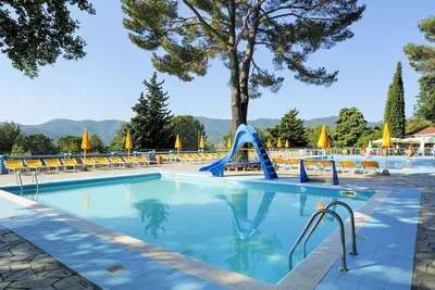 Image de Appartement dans une maison de vacances avec Wifi, piscine, climatisation, Tv, patio, parking