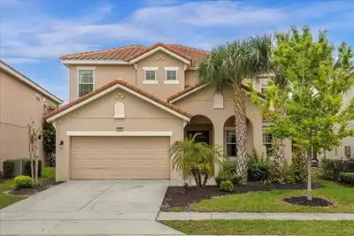 Image de 7 Bedrooms / 5 Bathrooms / Solterra (5220 Oa)